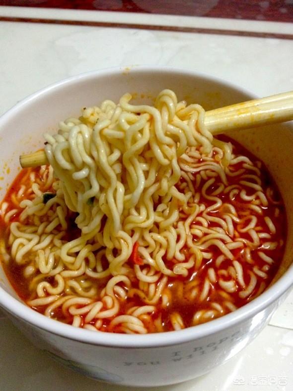 高铁泡面:高铁上真的不让吃泡面吗？