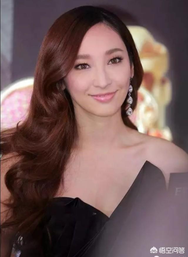 李小璐资料:杨幂王者荣耀是铂金级，明星中谁玩游戏玩得好？