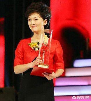 海霞姐是男是女:如何评价央视女主播海霞？她最近怎么样？