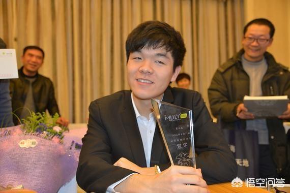 柯洁痛失世界第一:当今围棋第一人柯洁是否已到职业瓶颈期？