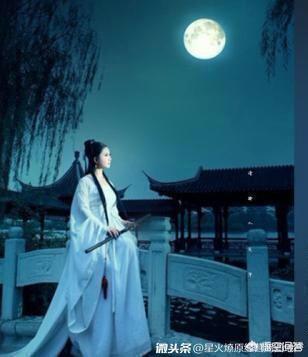 “花未眠,夜已寒,独怜幽草,心犹颤,望断山涧,又是一年。”下面该怎么写？