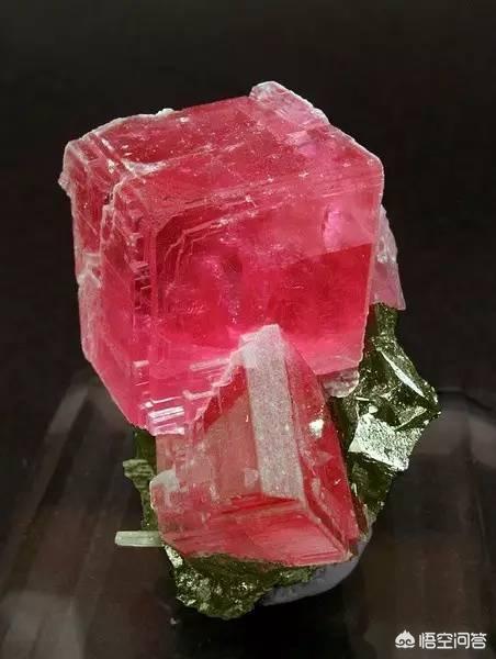 宝石图片大全,有没有识货的高人，来看看这是什么石头啊？