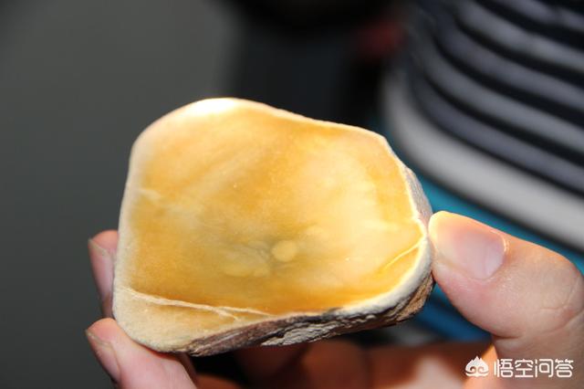 翡翠大马坎的料的特点,大马坎翡翠原石赌石有什么特征？