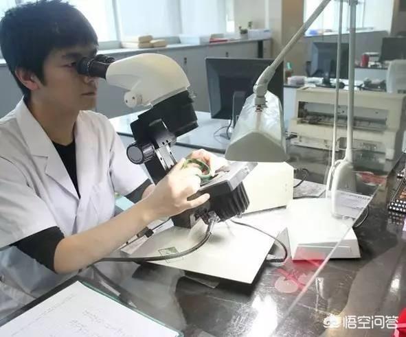 怎样鉴别翡翠的真假一杯水,市面上的翡翠水太深，要怎么辨别？