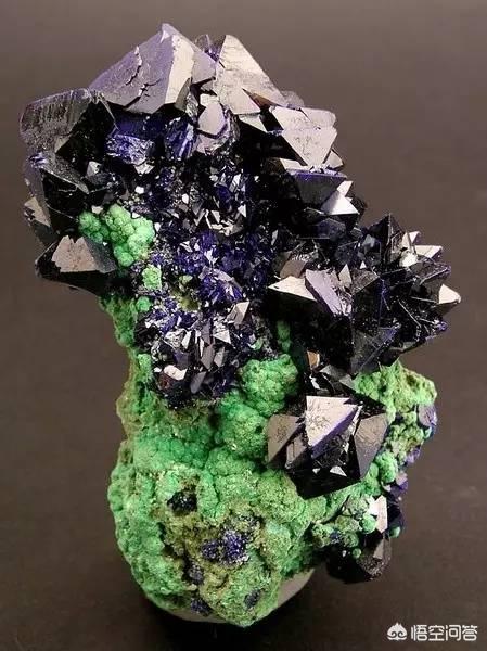 宝石图片大全,有没有识货的高人，来看看这是什么石头啊？