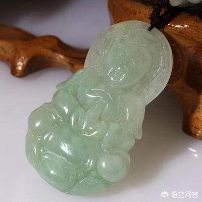 怎样鉴别翡翠的真假一杯水,市面上的翡翠水太深，要怎么辨别？