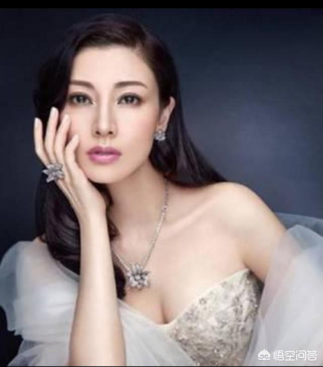 李小璐资料:杨幂王者荣耀是铂金级，明星中谁玩游戏玩得好？