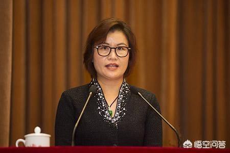 周群飞是如何成为中国女首富的？
