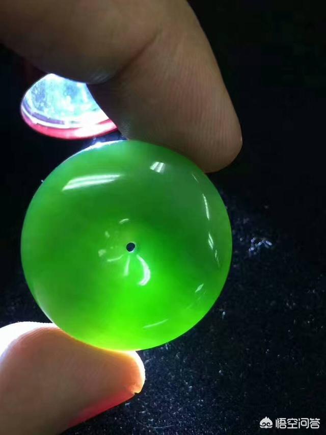 和田玉容易碎吗,真玉镯和假玉镯谁容易碎？该怎么分辨？