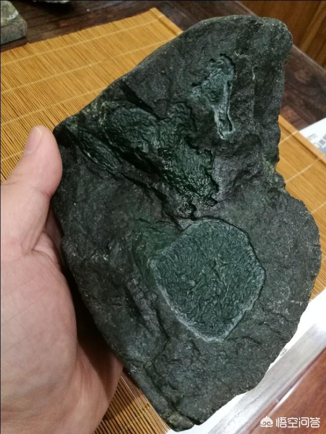 翡翠开窗料为什么不能买,为什么翡翠原石的开窗都开的那么准？