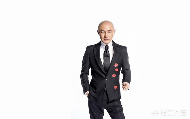 头条问答 - 40岁光头男人配什么衣服?(3个回答)
