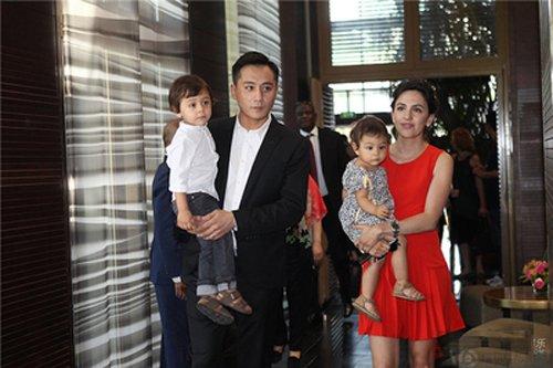 谢娜结婚刘烨:刘烨老婆安娜像不像谢娜，中文名也一个娜，是巧合吗？