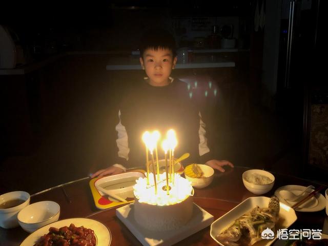 黄圣依和扬子:怎么看待杨子和黄圣依为两儿子庆生，三代同堂幸福满满