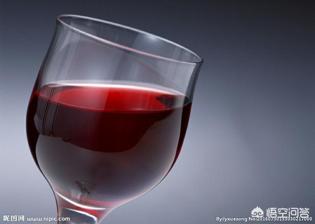 葡萄酒有酸味正常吗，有些红酒为什么喝着总是酸酸的感觉