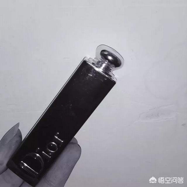 张辛苑素颜:一只红色的口红有那么重要吗