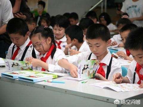 孩子在校不爱说话怎么办:孩子不爱主动和别人沟通，怎么办？