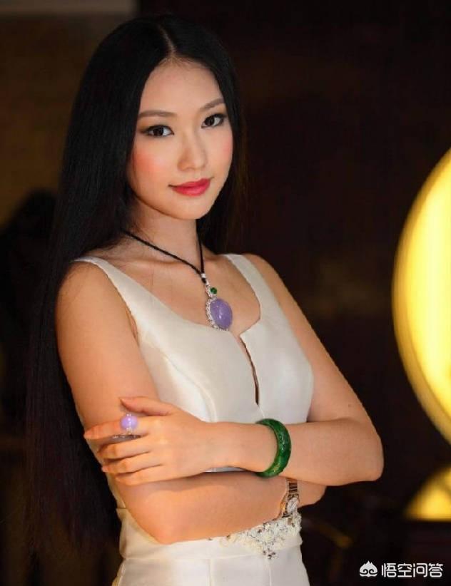 玉手镯戴哪一个手比较好,翡翠玉手镯应该戴哪只手？