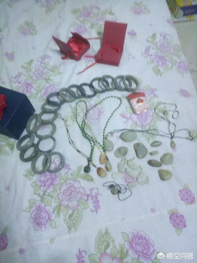 和田玉容易碎吗,真玉镯和假玉镯谁容易碎？该怎么分辨？