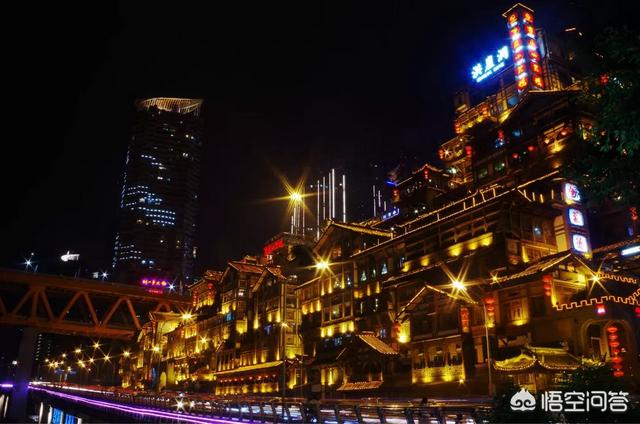 上海是目前我国最繁华的城市吗，上海到底繁华在哪里上海人会认为其他城市落后吗