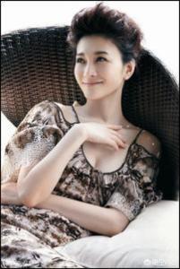 李小冉结婚:如何看待梅婷18日对李小冉未插足自己和前夫婚姻的事实澄清？