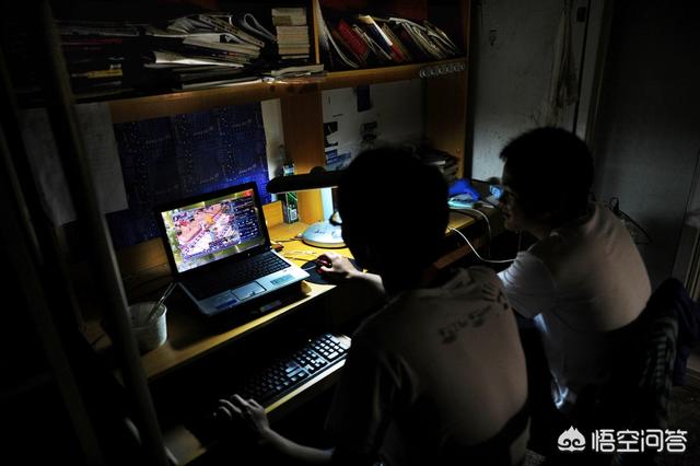 一只狗的大学生活精彩完整视频:你在大学生活里有什么遗憾？