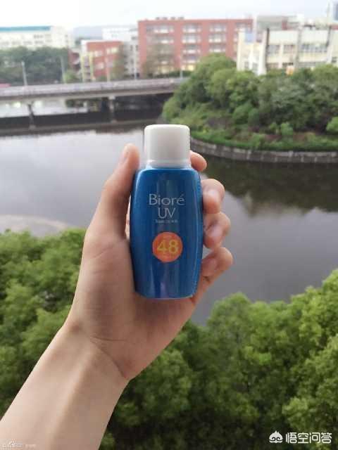 女生脸部护理小知识:20岁的女生日常怎么护肤？
