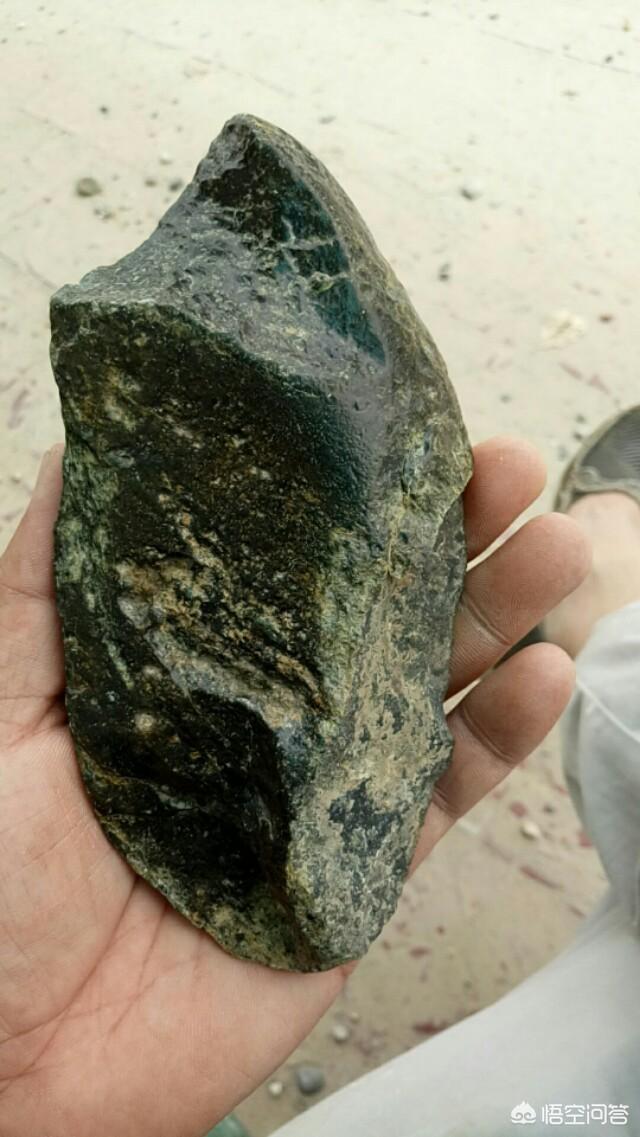 和田玉容易碎吗,真玉镯和假玉镯谁容易碎？该怎么分辨？