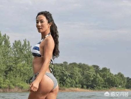 比基尼美女裸体写真视频:害羞的妹子，怎样在海边拍泳装照？