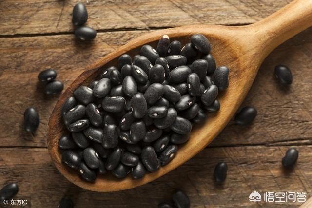 吃什么豆补肾，黑豆、黑米和芝麻滋养功效有什么区别