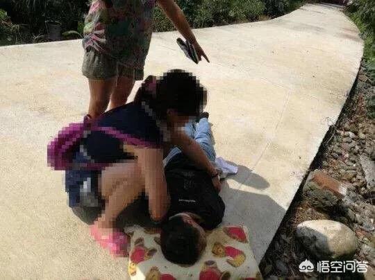 偷狗贼被村民虐打致死:主人抓车窗阻止偷狗贼，被拖行救治无效死亡，应该怎么判？
