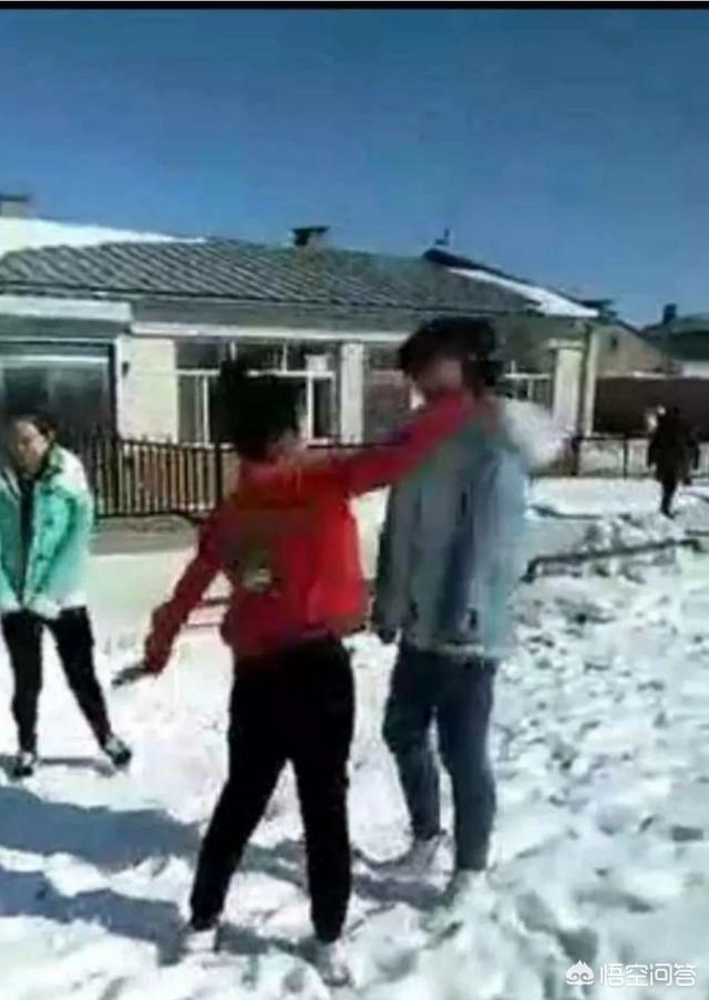 校园暴力事件:肇东市尚家镇中学发生学生校外打人一事，你怎么看