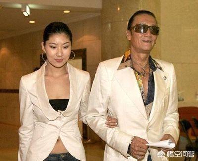 杨振宁妻子:杨振宁82岁娶妻，韩美林82岁得子，你怎么看？