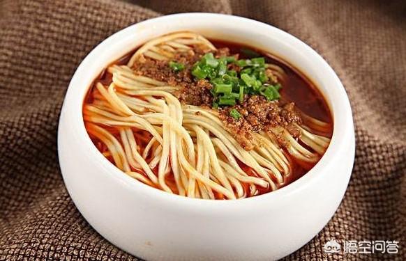 开花店、奶茶、服装和餐饮都是3到5个月就关门转让了,实体店生意真的很难做吗？