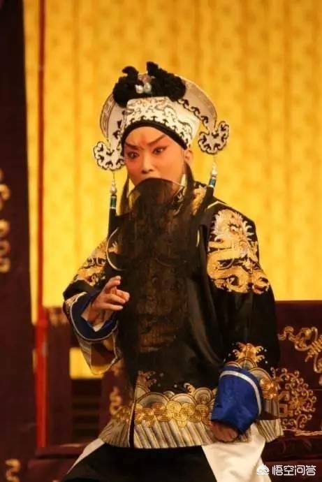 郭德纲向京剧名家示好，暗示德云社无意抢风头，他为何要低头？