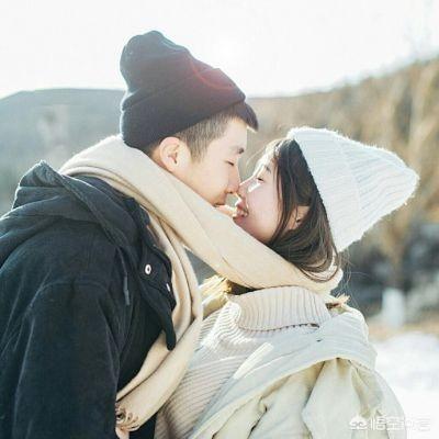 抖音小奶狗男友:抖音视频爆红的成都小甜甜，男友只需带她就好，对此你怎么看？