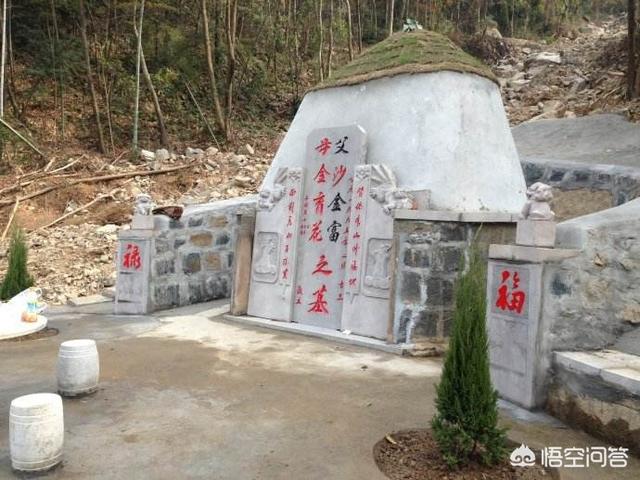 雨淋新坟对哪辈人好,没有儿子就不能入祖坟，真的有这个习俗吗？