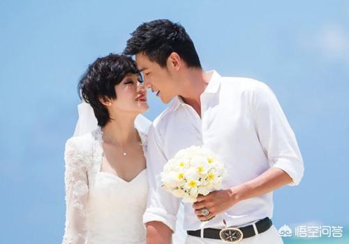 梁家辉妻子:梁家辉结婚31年依旧和妻子那么恩爱，娱乐圈里还有谁和他一样