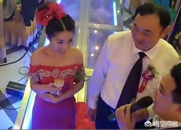 国庆晚会上亲吻的老夫妻:如何看待公公喝醉强吻儿媳，醒酒后已后悔