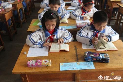 孩子在校不爱说话怎么办:孩子不爱主动和别人沟通，怎么办？