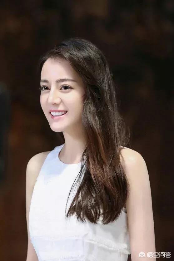 女演员人气榜,杨幂与赵丽颖有差距,为何热巴永远是第二？