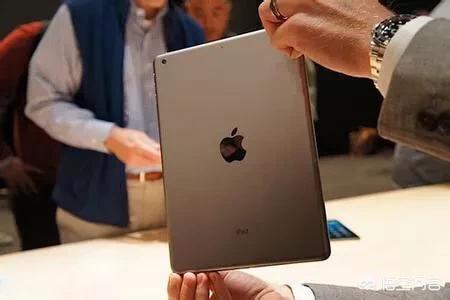 ipad我的第一只狗:想入一个ipad，哪个比较好？