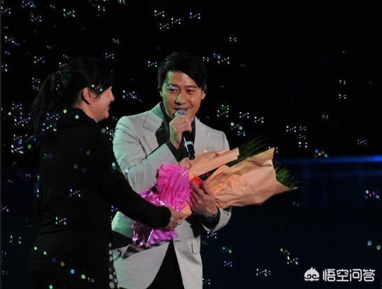黎明演唱会天王送花:天王黎明演唱生涯里的哪场演唱会堪称最经典？你觉得呢？