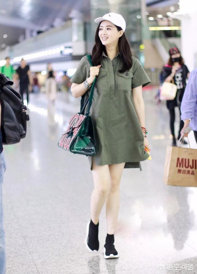 mink是什么颜色的衣服:绿色上衣搭配什么颜色裤子或裙子好看？