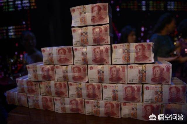 一吨100元人民币用什么汽车可以装得下？