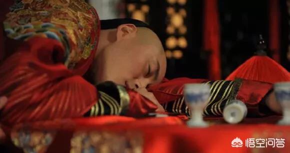 《甄嬛传》中孟静娴为什么比浣碧先有果郡王的孩子？