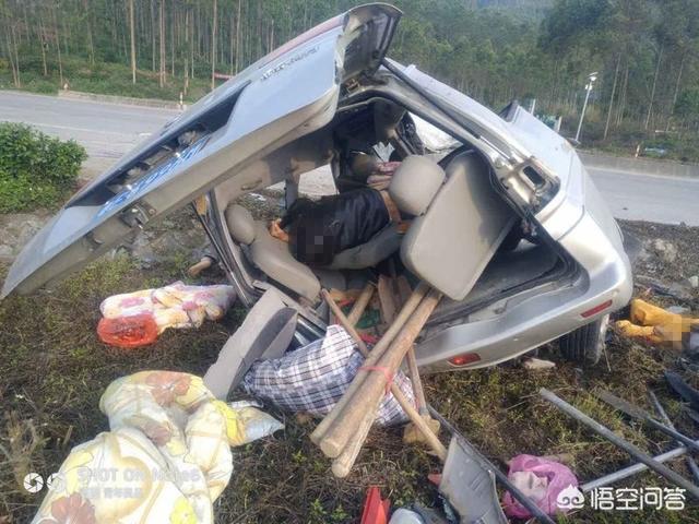 教练车被货车倾轧:如何看待江苏一货车爆胎，压扁教练车，4女学员和教练死亡？