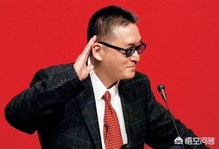 李敖告小s:李敖骂过那么多人，为什么独独不提古龙