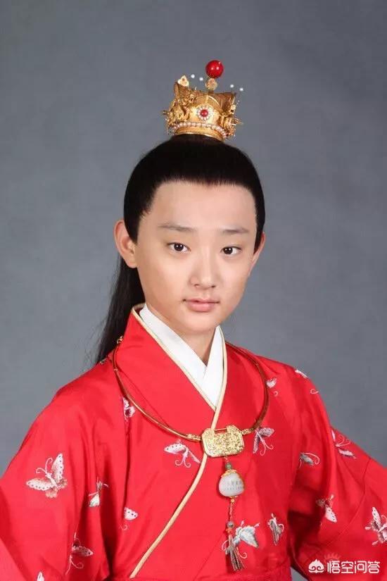 你认为87版和10版红楼梦塑造的贾宝玉形象哪个更贴近曹翁原著的韵味