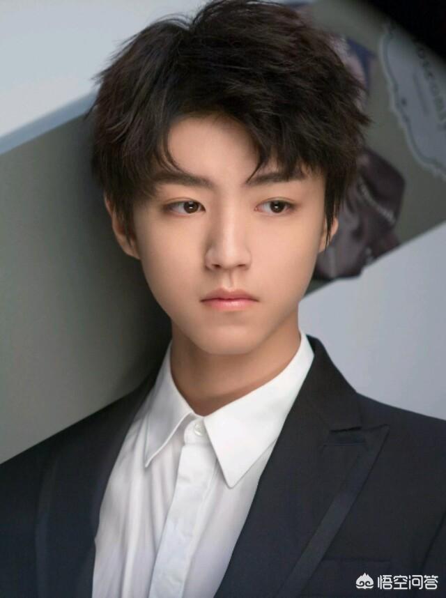 王俊凯的长相,在同龄男性中,是否可以排第一？