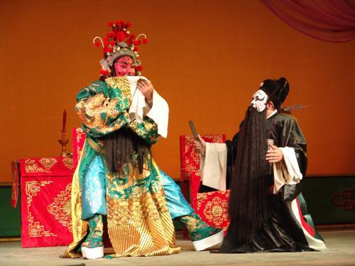 三国演义全本书能用哪个成语概括，为什么